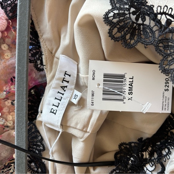 Elliatt Dress - Picture 4 of 4